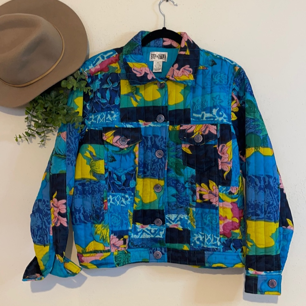 Step in Style Vintage Quilted Colorful Floral Button Up Granny Jacket Sz Medium